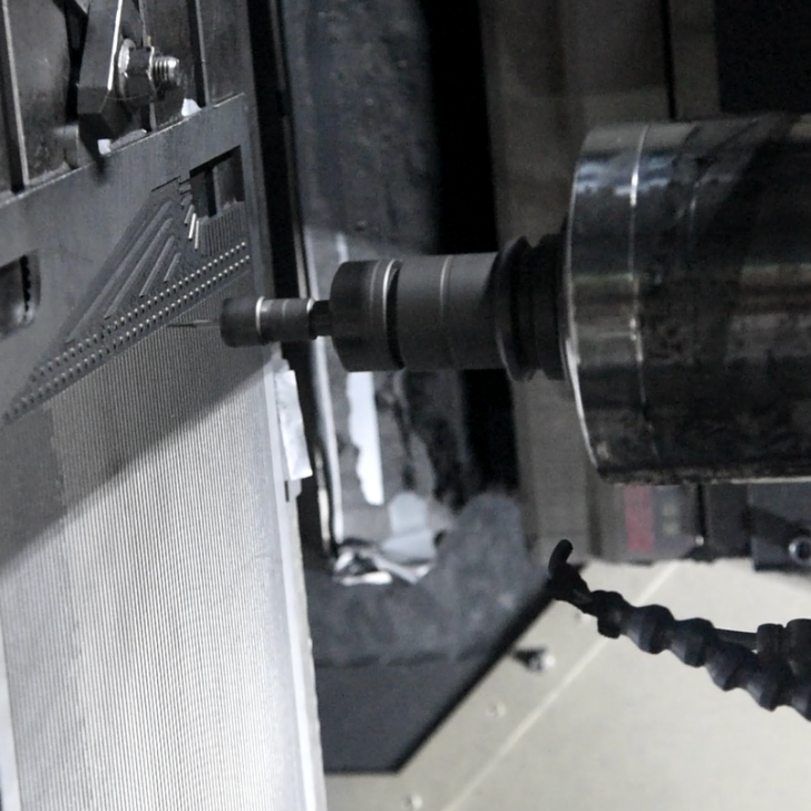 从石墨块到精密载具：揭秘半导体/光伏专用石墨舟皿的硬核制造工艺