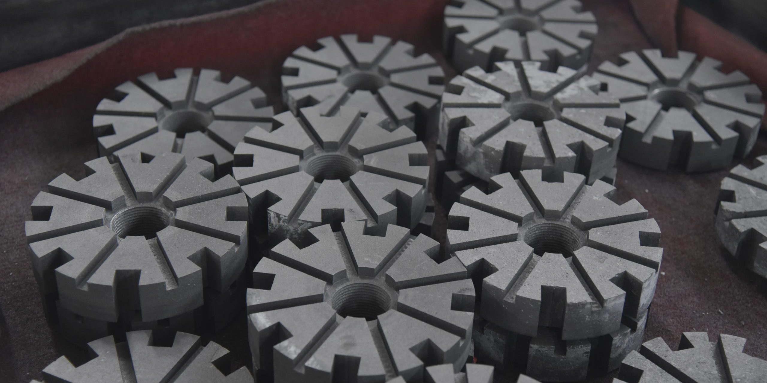 石墨转子在铝合金除气工艺中的应用与技术发展 石墨转子在铝合金除气工艺中的应用与技术发展