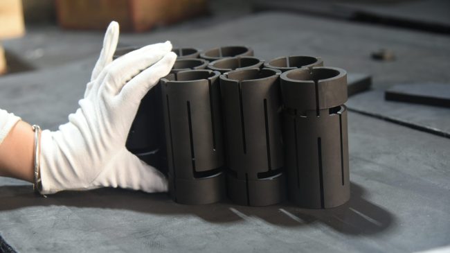 信瑞达石墨加热器产品深度解析