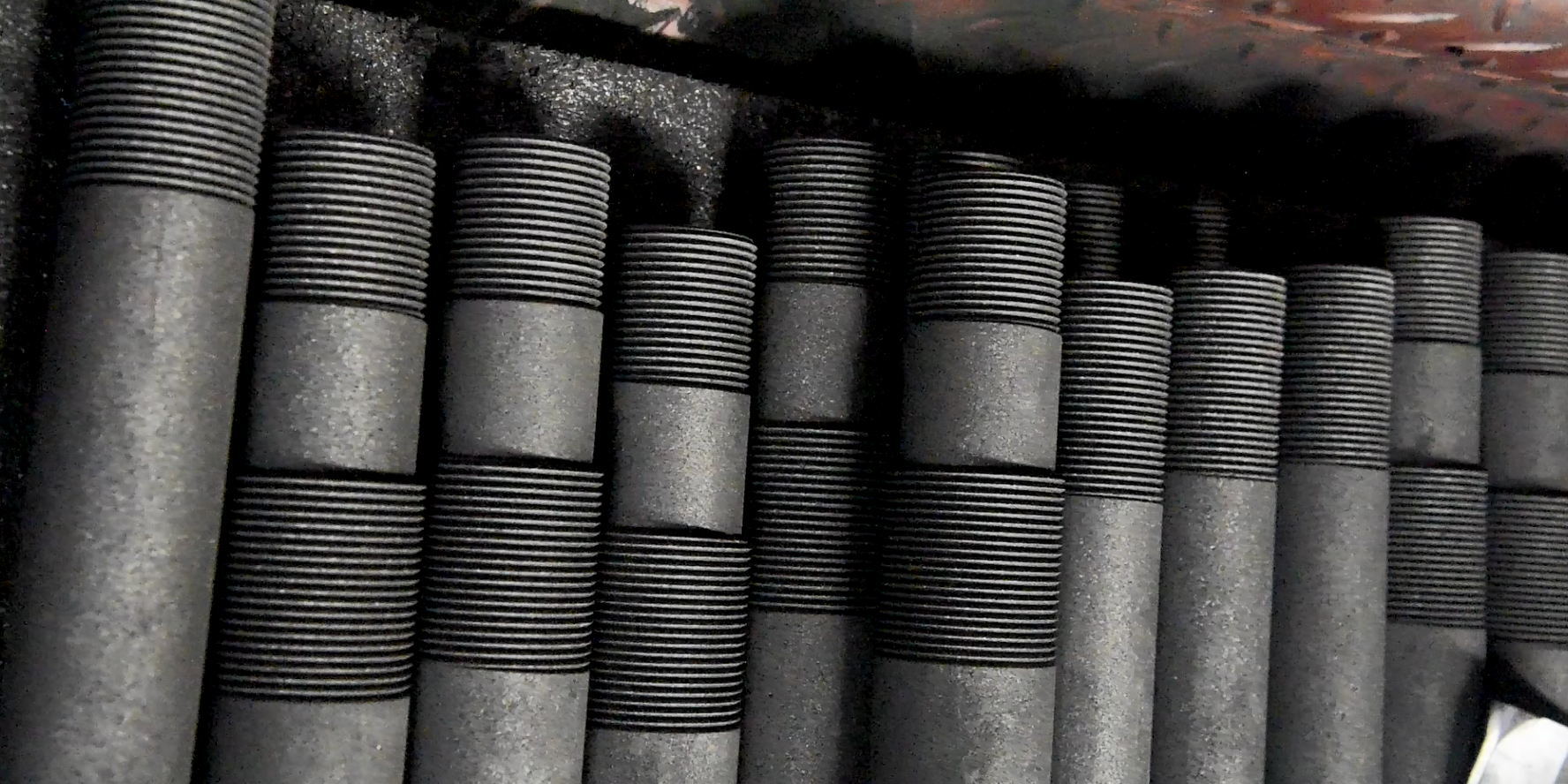 信瑞达石墨棒:特性、应用与生产工艺全解析 信瑞达石墨棒:特性、应用与生产工艺全解析